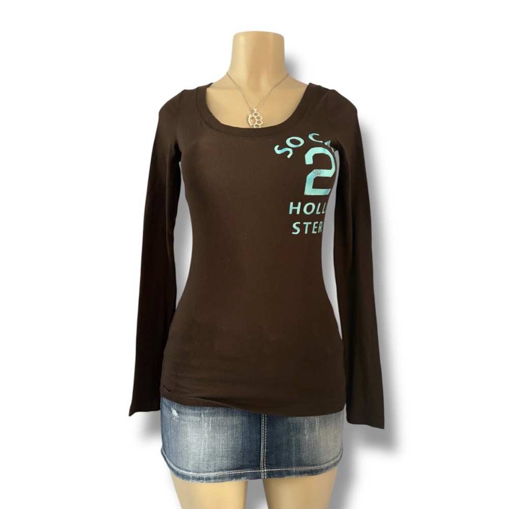 Hollister Women's Dark Brown Long Sleeve Tee
